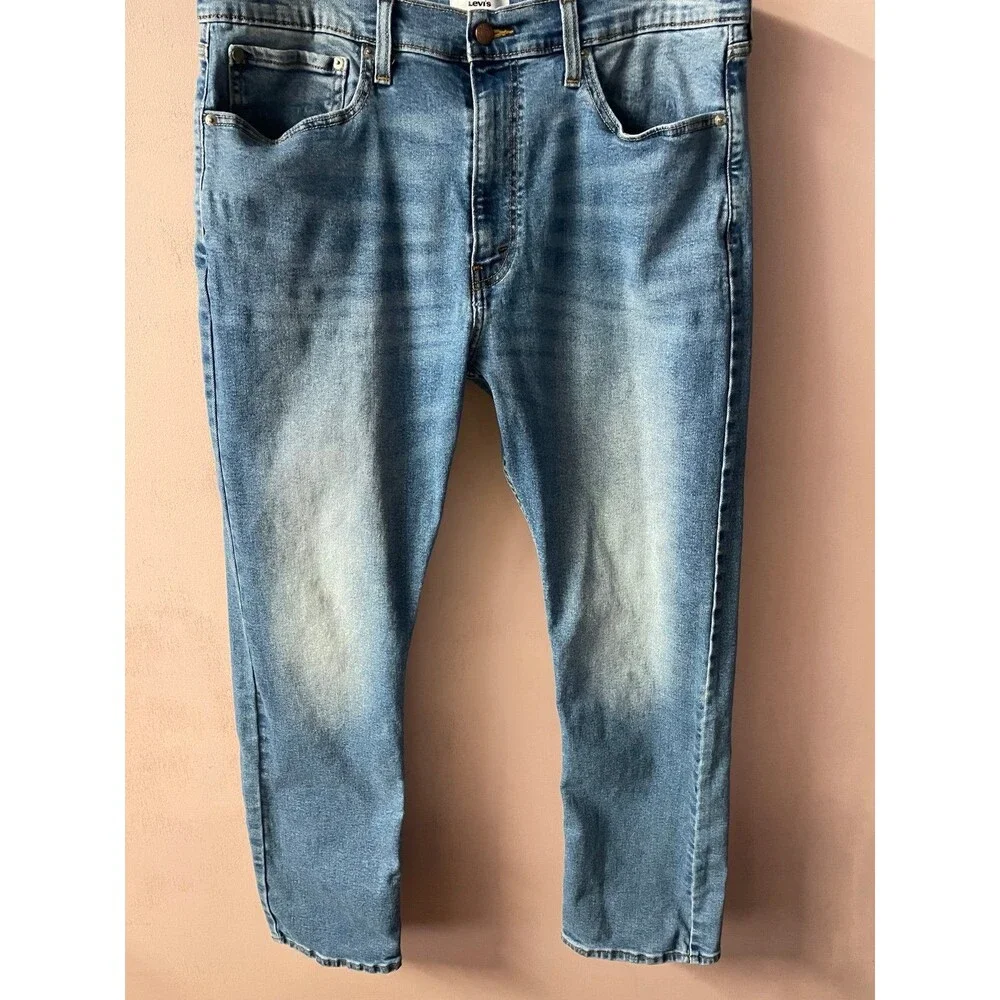 Denizen from Levi’s Men’s Slim Straight Medium Wash Jeans Size 38 x 30